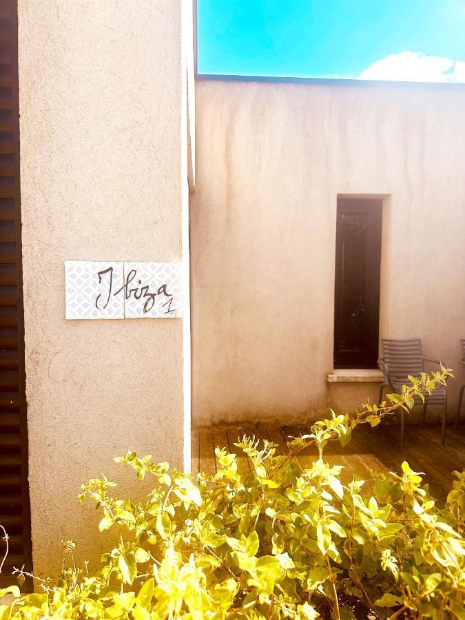 Les Madones Lejlighed Nîmes Eksteriør billede
